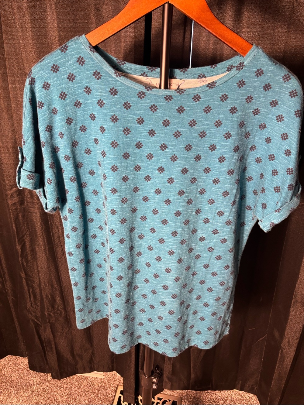 Liz Claiborne Teal Short-Sleeve Knit Top with Brown Dot Floral Print